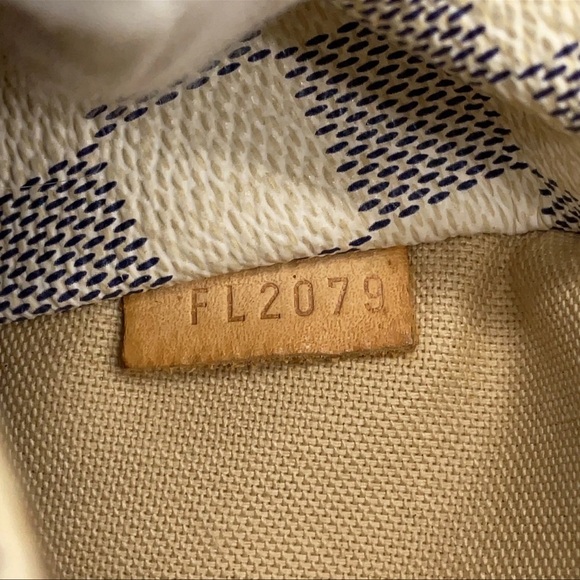 AuthenticLouis Vuitton Damier Azur Totally PM - Picture 12 of 14